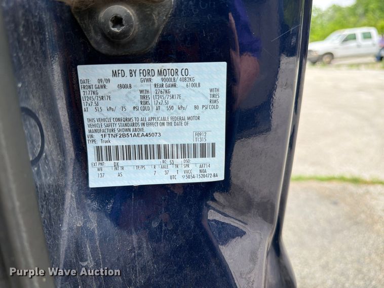 image for item FH6141 2010 Ford F250 Super Duty pickup truck