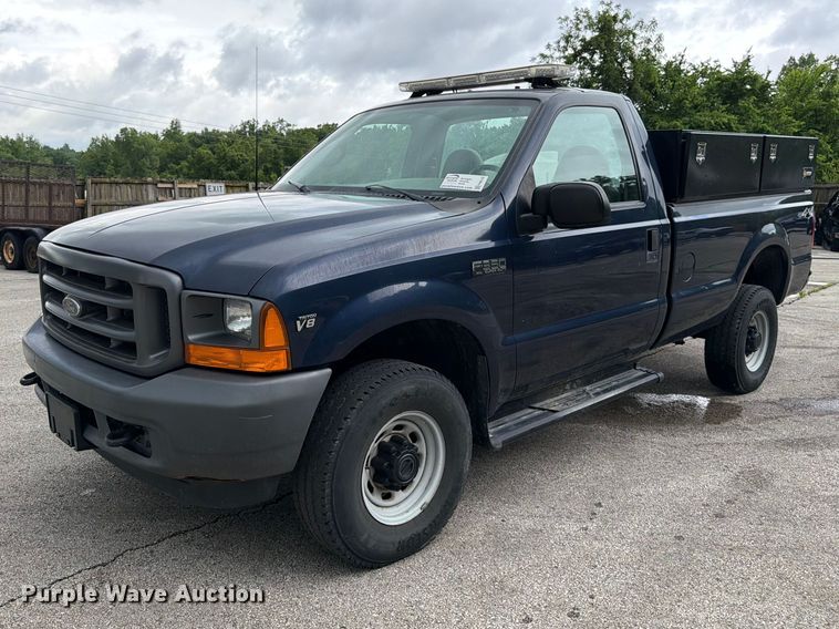 image for item FH6142 2001 Ford F350 Super Duty pickup truck