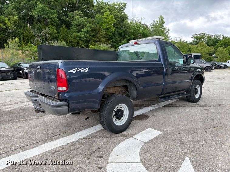 image for item FH6142 2001 Ford F350 Super Duty pickup truck
