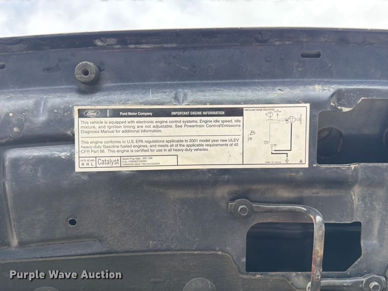 image for item FH6142 2001 Ford F350 Super Duty pickup truck