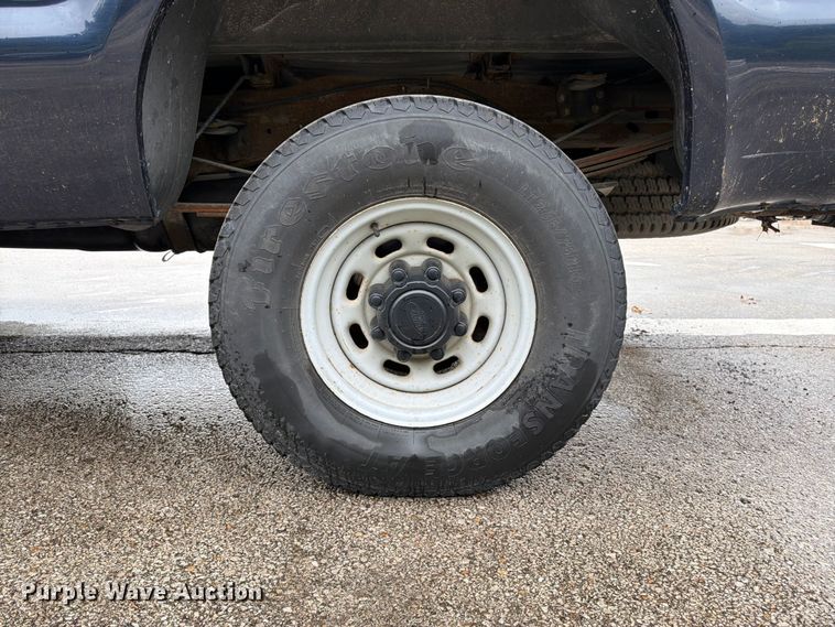 image for item FH6142 2001 Ford F350 Super Duty pickup truck