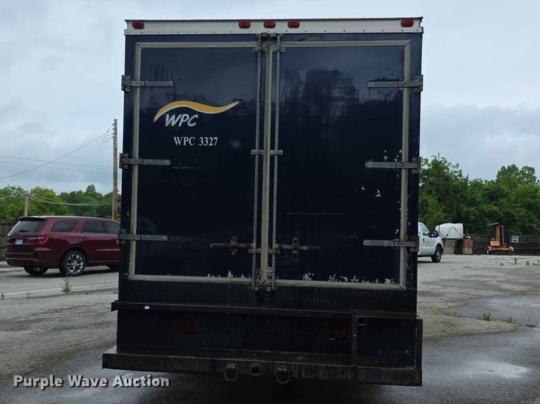 image for item FH6143 2002 Ford F450 Super Duty XL box truck
