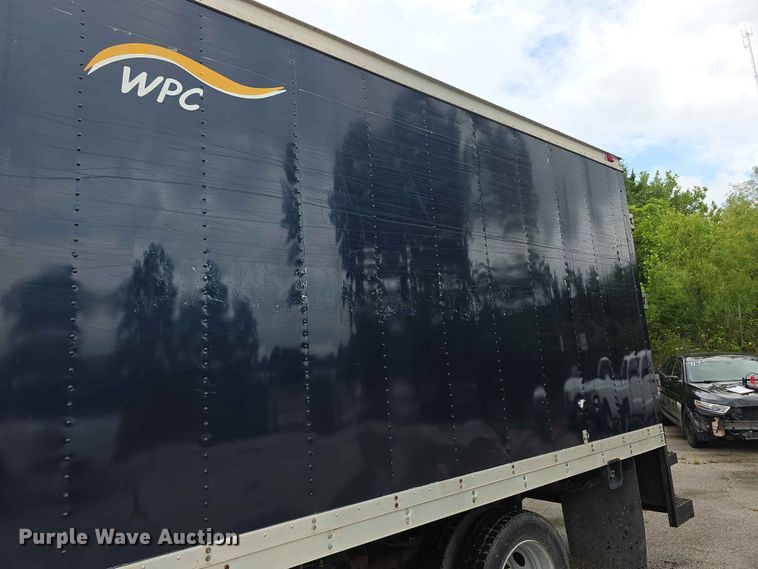 image for item FH6143 2002 Ford F450 Super Duty XL box truck