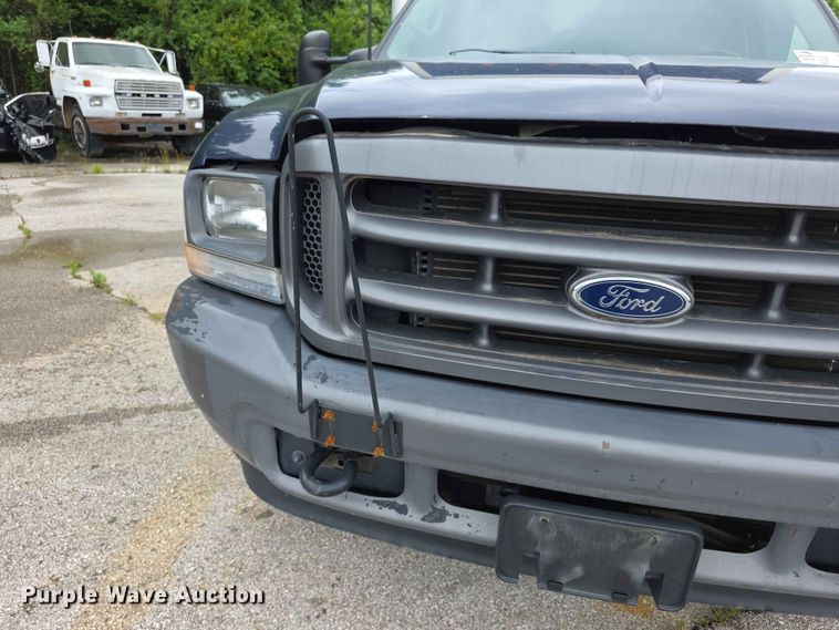 image for item FH6143 2002 Ford F450 Super Duty XL box truck