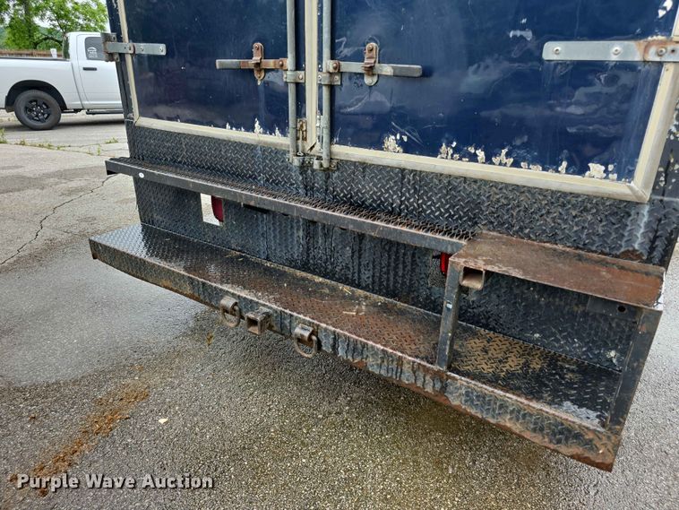 image for item FH6143 2002 Ford F450 Super Duty XL box truck