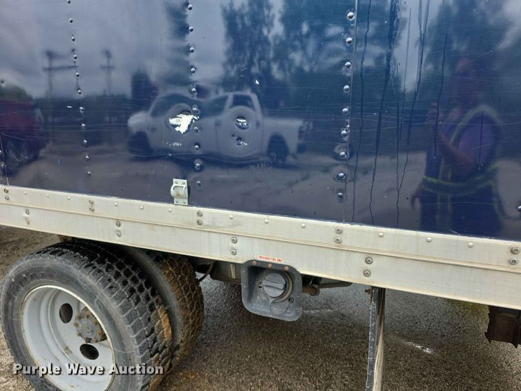 image for item FH6143 2002 Ford F450 Super Duty XL box truck