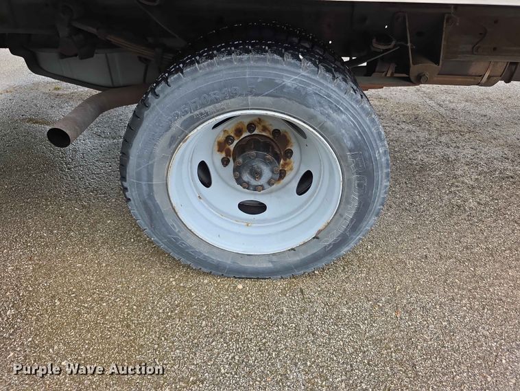 image for item FH6143 2002 Ford F450 Super Duty XL box truck