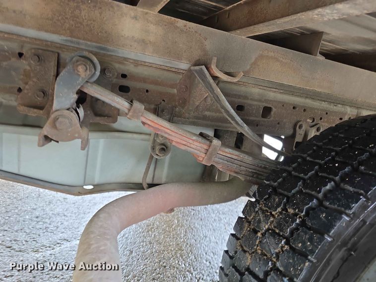 image for item FH6143 2002 Ford F450 Super Duty XL box truck