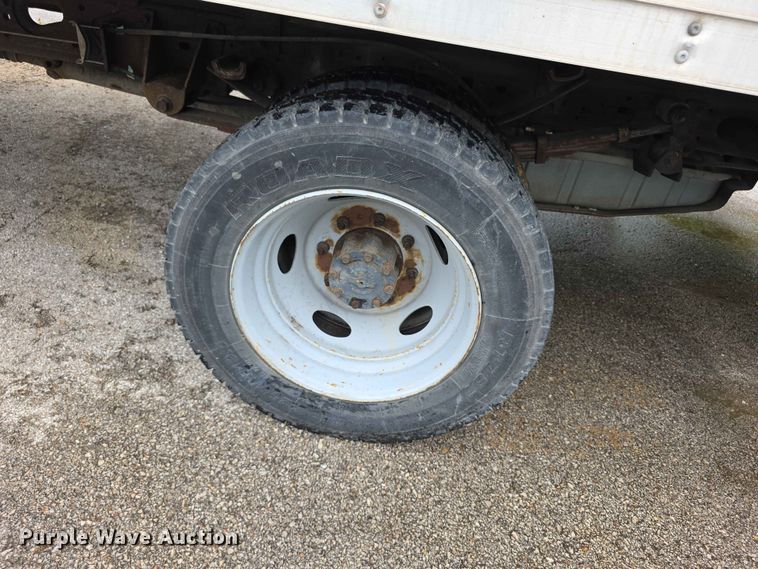 image for item FH6143 2002 Ford F450 Super Duty XL box truck