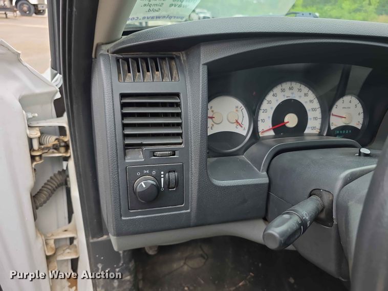 image for item FH6144 2008 Dodge Dakota Ext. Cab pickup truck