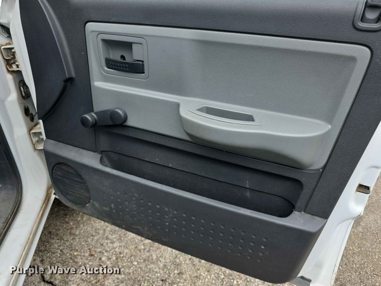 image for item FH6144 2008 Dodge Dakota Ext. Cab pickup truck