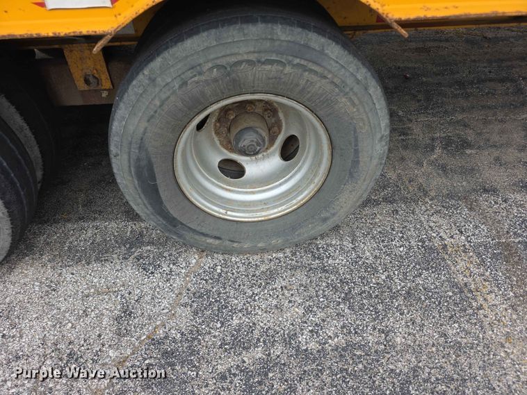 image for item FH6218 1999 Holden HCZ24KT equipment trailer