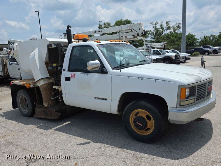 image for item FH6220 1992 GMC Sierra C3500 street sweeper truck