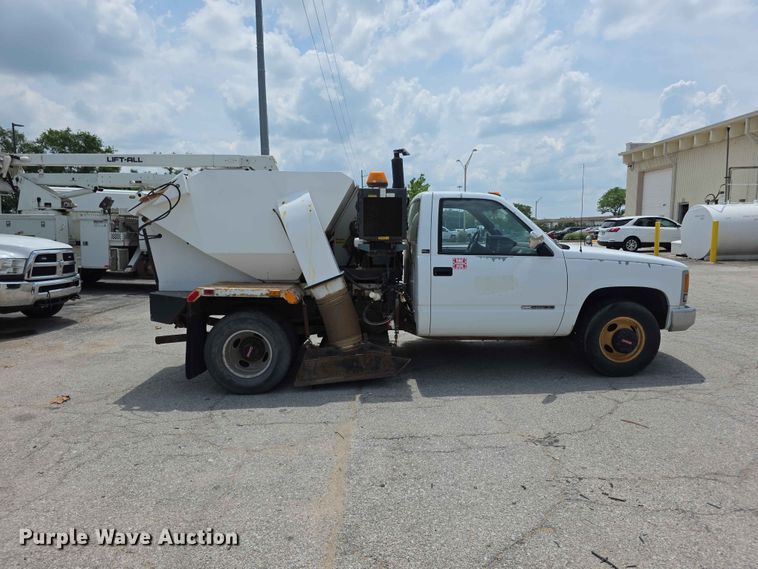 image for item FH6220 1992 GMC Sierra C3500 street sweeper truck