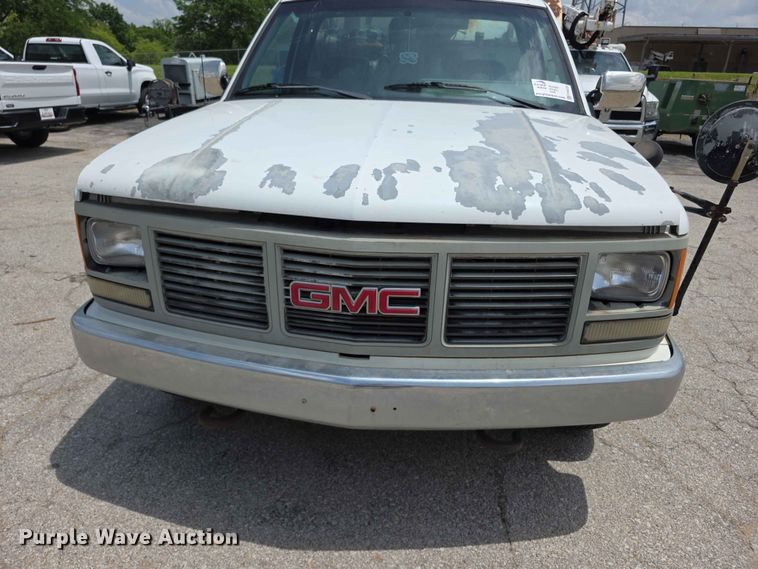 image for item FH6220 1992 GMC Sierra C3500 street sweeper truck