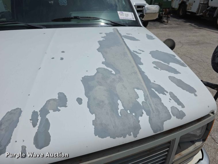 image for item FH6220 1992 GMC Sierra C3500 street sweeper truck