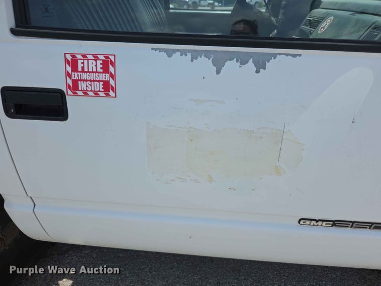 image for item FH6220 1992 GMC Sierra C3500 street sweeper truck