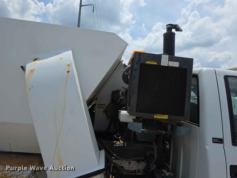 image for item FH6220 1992 GMC Sierra C3500 street sweeper truck