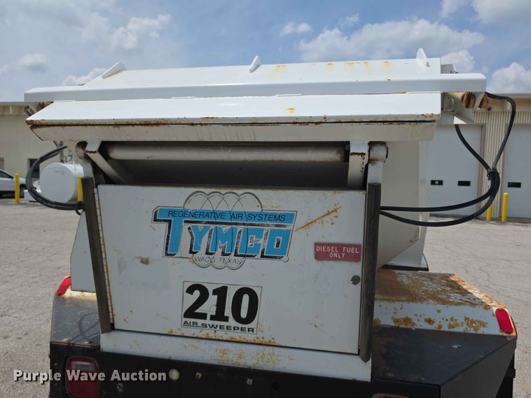 image for item FH6220 1992 GMC Sierra C3500 street sweeper truck