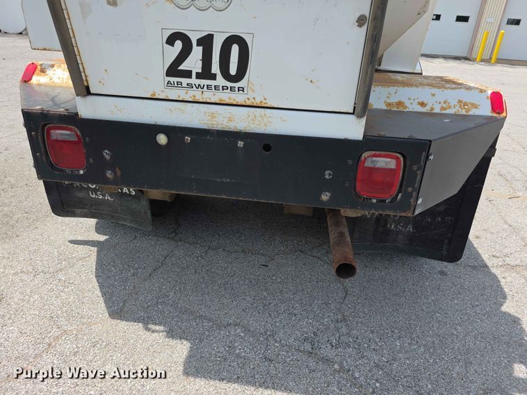 image for item FH6220 1992 GMC Sierra C3500 street sweeper truck