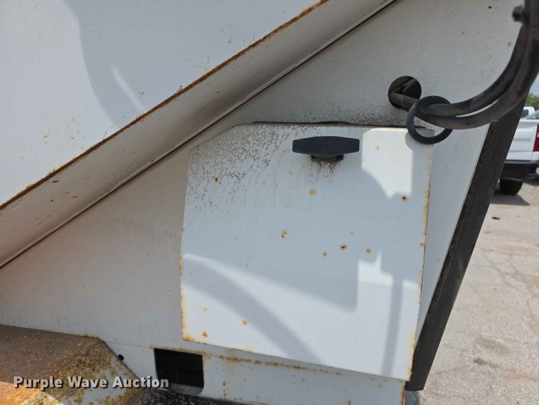 image for item FH6220 1992 GMC Sierra C3500 street sweeper truck