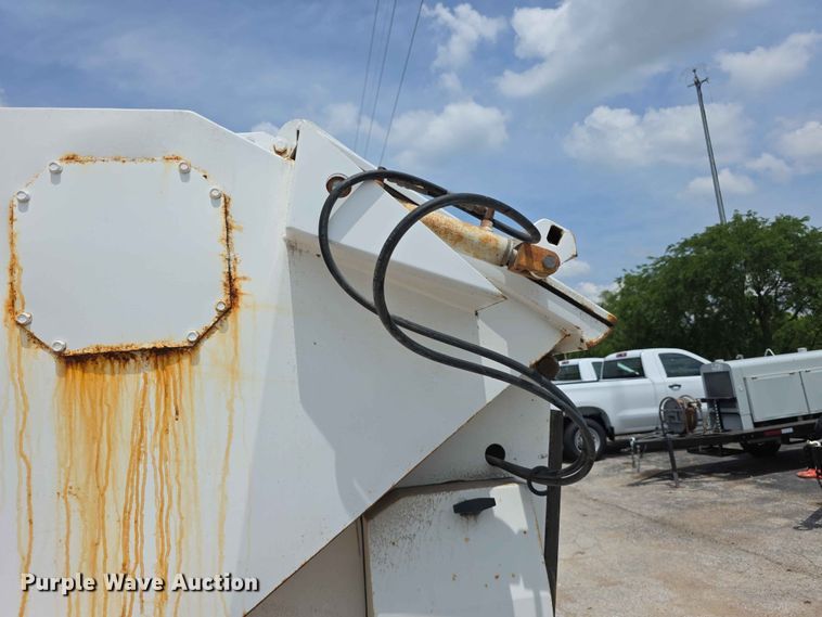 image for item FH6220 1992 GMC Sierra C3500 street sweeper truck
