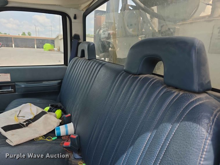 image for item FH6220 1992 GMC Sierra C3500 street sweeper truck