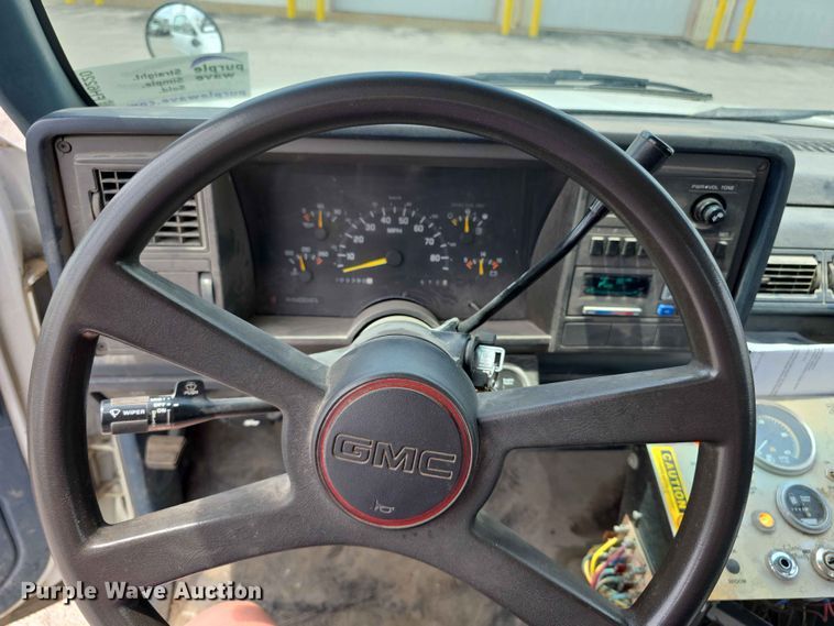 image for item FH6220 1992 GMC Sierra C3500 street sweeper truck