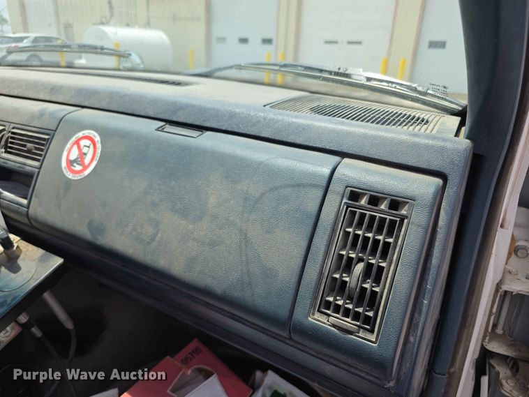 image for item FH6220 1992 GMC Sierra C3500 street sweeper truck