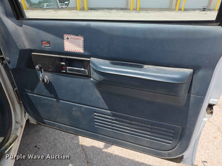 image for item FH6220 1992 GMC Sierra C3500 street sweeper truck