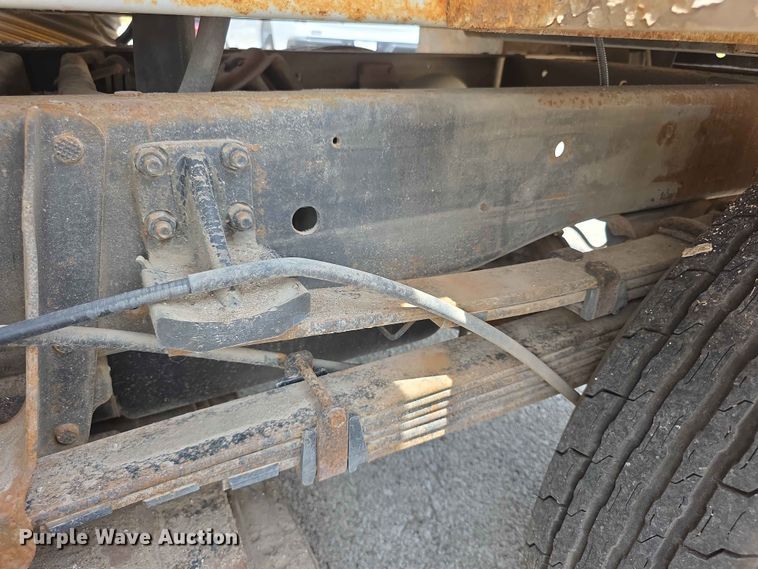 image for item FH6220 1992 GMC Sierra C3500 street sweeper truck