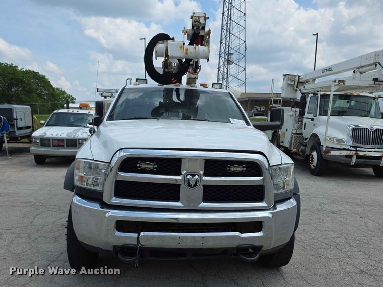 image for item FH6221 2015 Dodge Ram 5500HD bucket truck