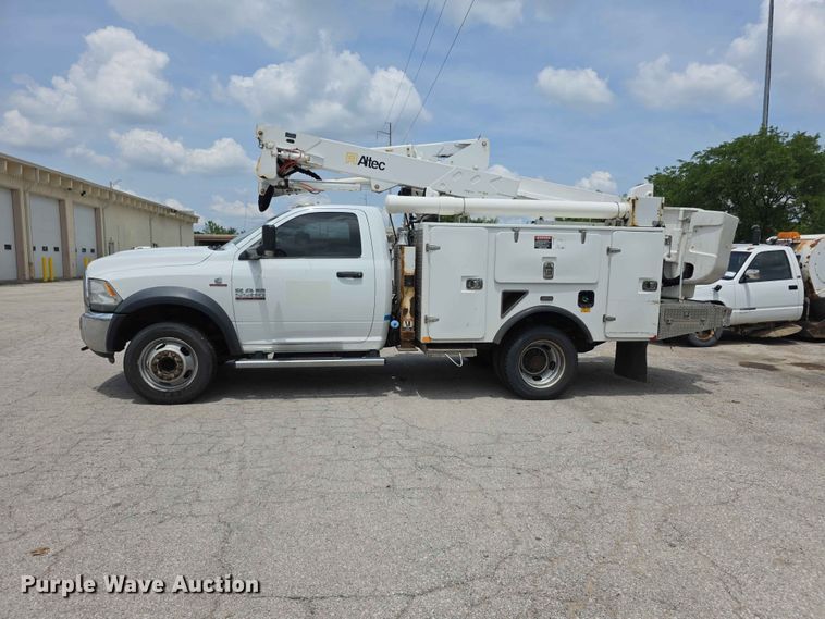 image for item FH6221 2015 Dodge Ram 5500HD bucket truck