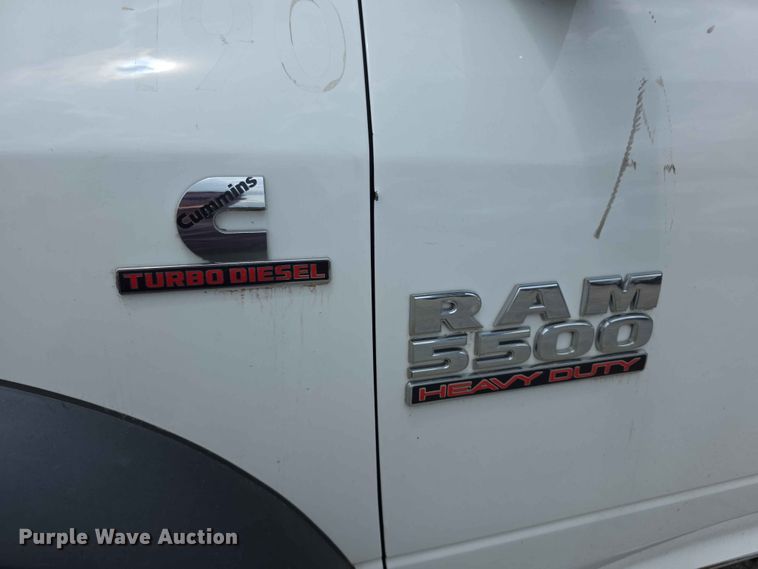 image for item FH6221 2015 Dodge Ram 5500HD bucket truck