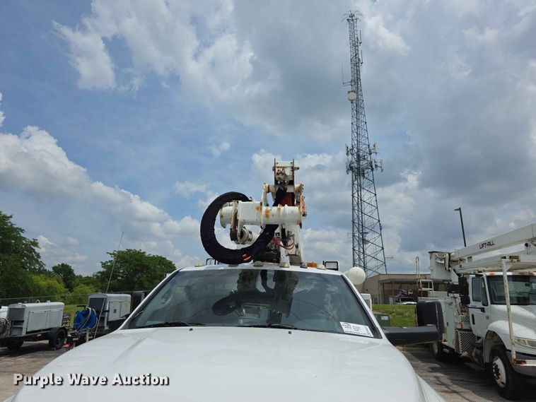 image for item FH6221 2015 Dodge Ram 5500HD bucket truck