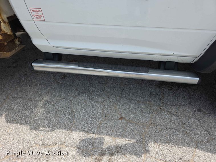 image for item FH6221 2015 Dodge Ram 5500HD bucket truck