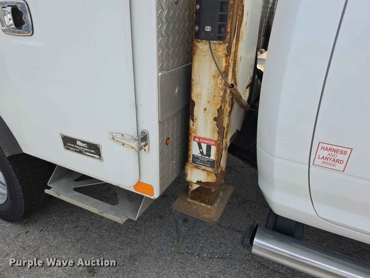 image for item FH6221 2015 Dodge Ram 5500HD bucket truck