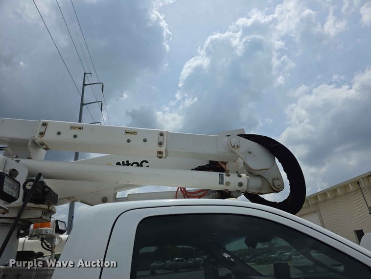 image for item FH6221 2015 Dodge Ram 5500HD bucket truck