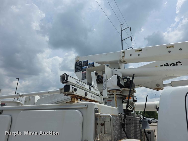 image for item FH6221 2015 Dodge Ram 5500HD bucket truck