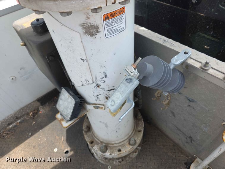 image for item FH6221 2015 Dodge Ram 5500HD bucket truck