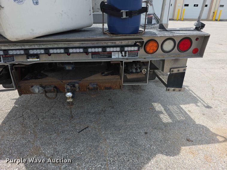 image for item FH6221 2015 Dodge Ram 5500HD bucket truck