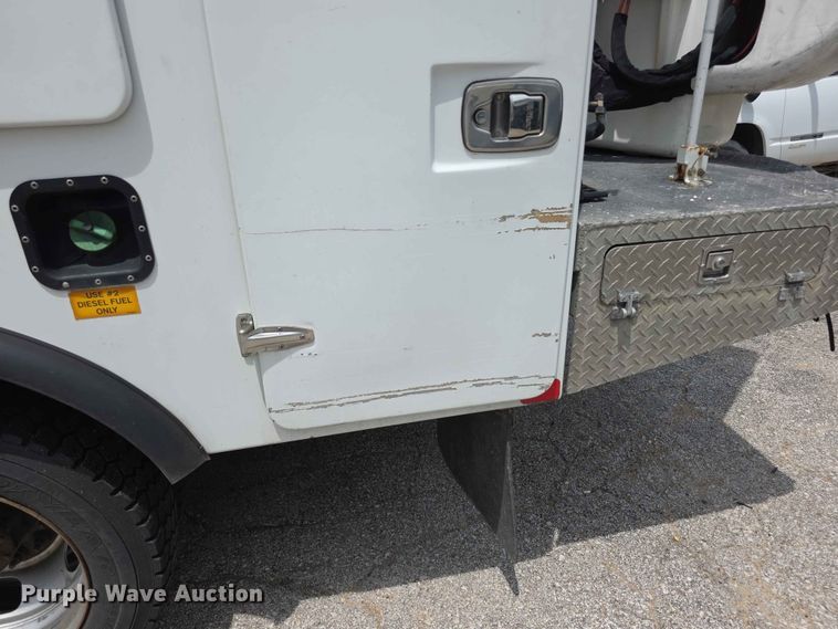 image for item FH6221 2015 Dodge Ram 5500HD bucket truck