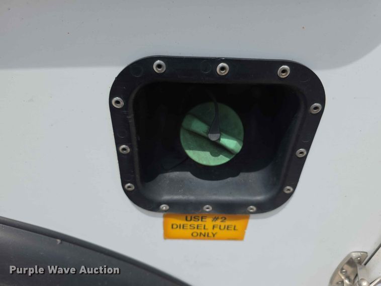 image for item FH6221 2015 Dodge Ram 5500HD bucket truck