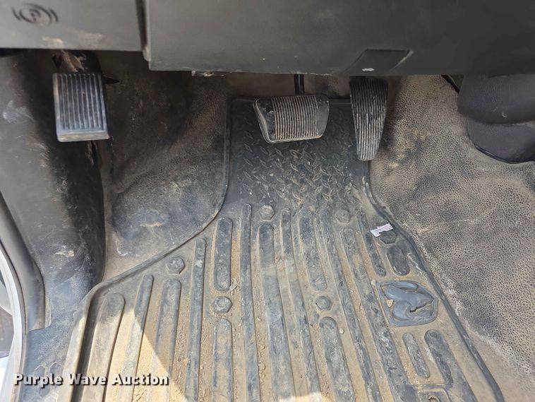 image for item FH6221 2015 Dodge Ram 5500HD bucket truck