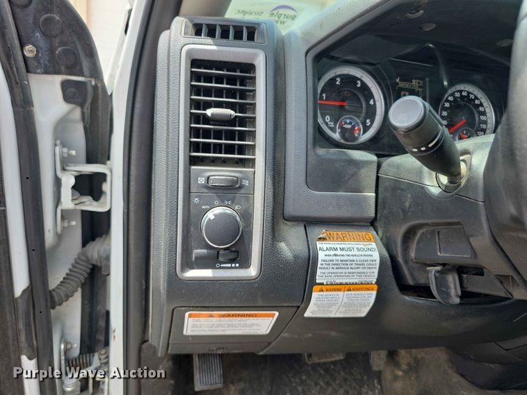 image for item FH6221 2015 Dodge Ram 5500HD bucket truck