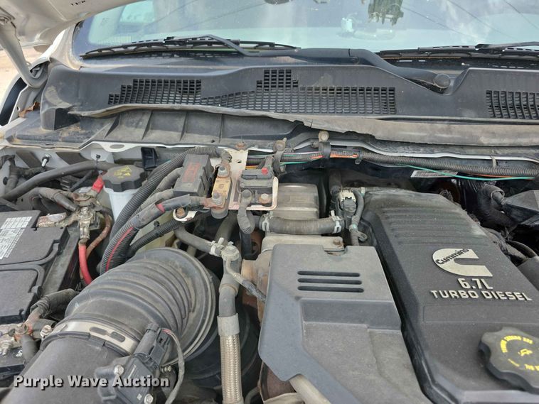 image for item FH6221 2015 Dodge Ram 5500HD bucket truck