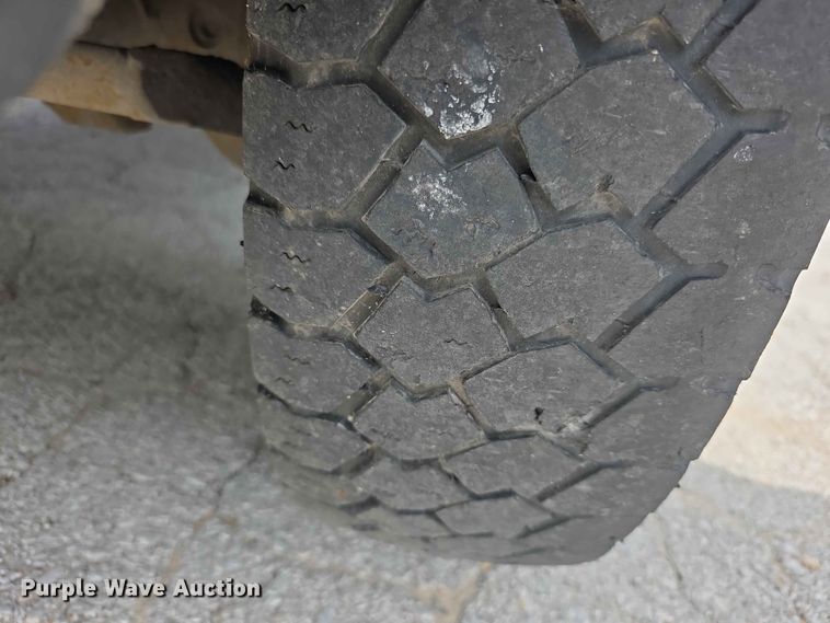 image for item FH6221 2015 Dodge Ram 5500HD bucket truck