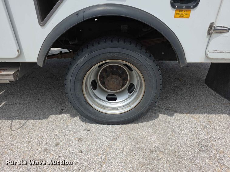 image for item FH6221 2015 Dodge Ram 5500HD bucket truck