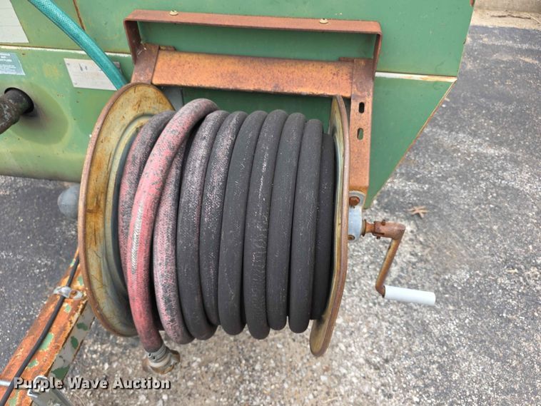image for item FH6222 1991 Sullair 185DPQJD air compressor