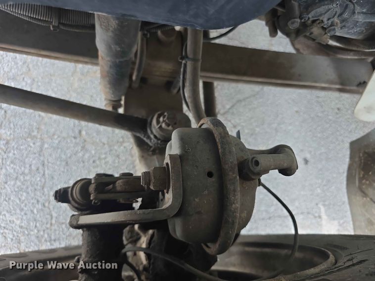 image for item FH6223 2006 International 4400 bucket truck